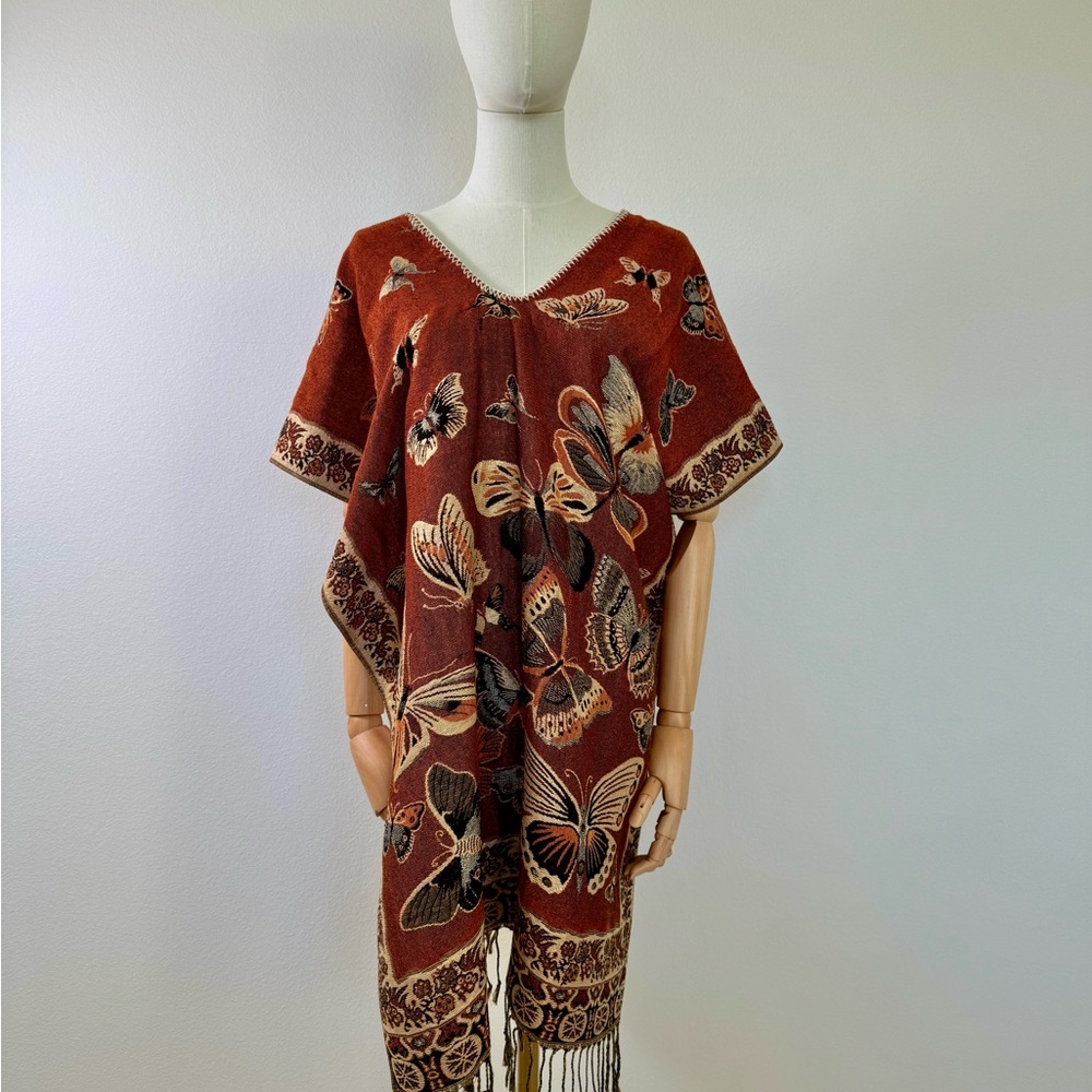 Butterfly Print Poncho - Picture 3 of 12